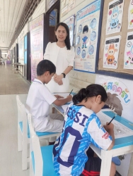 20240807134031.jpg - ขอแสดงความยินดี กับเด็กชายกฤตนัย  เพชรเดช และครูธนิตา ดวงมุสิก ครูผู้ฝึกซ้อมได้รับเกียรติบัตรรายการแข่งขัน การคัดลายมือ เนื่องในวันสุนทรภู่ ปีการศึกษา 2567 | https://watkhaonoischool.ac.th